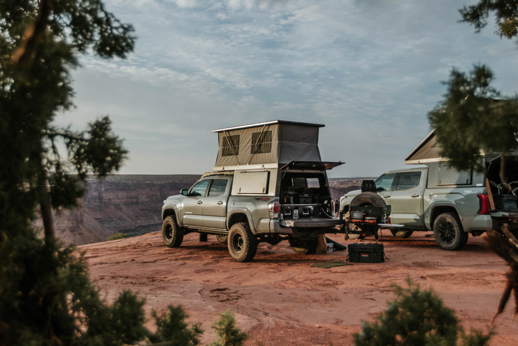 topo tent Badlander Pop-Up Truck Camper