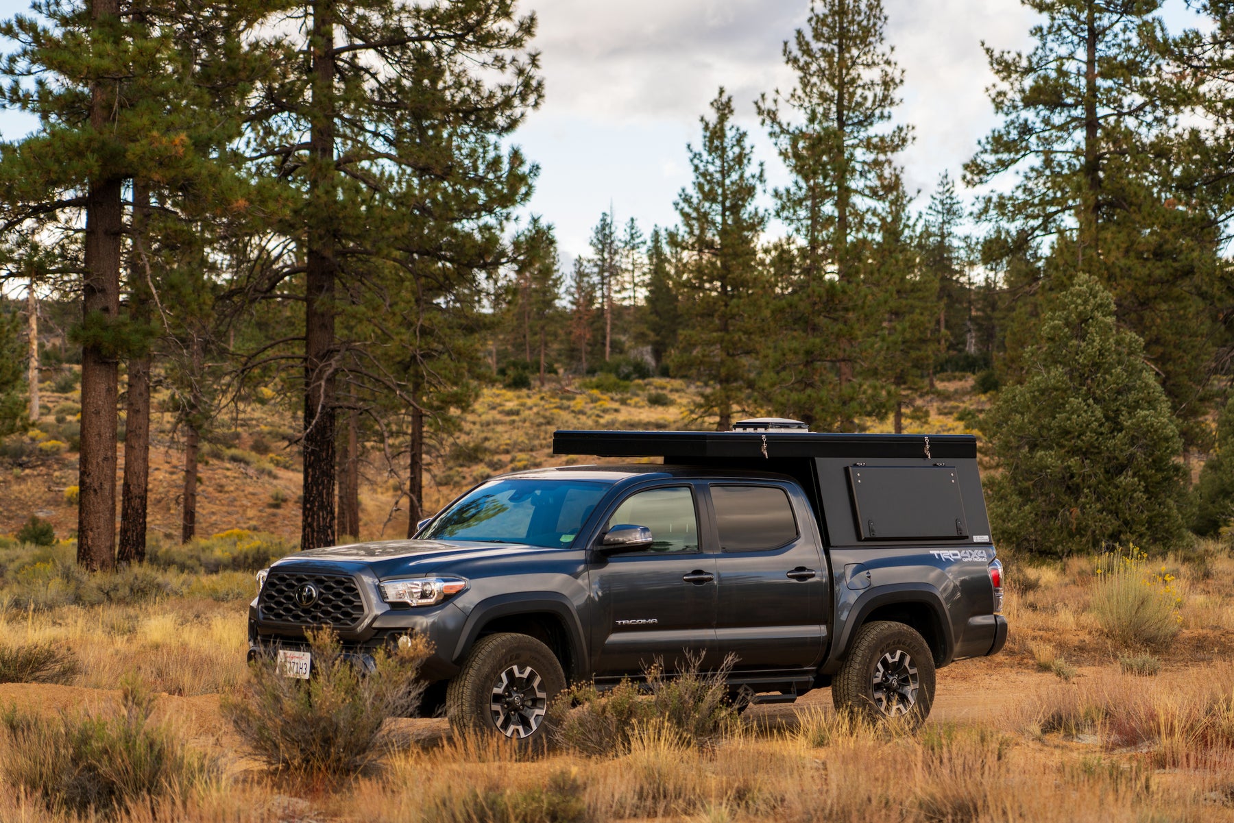 topo tent Badlander Pop-Up Truck Camper