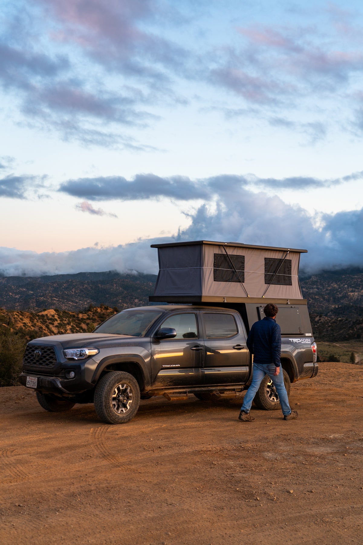 topo tent Badlander Pop-Up Truck Camper